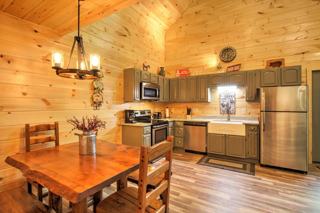 Gatlinburg Cabin With Hot Tub 5 Mi To Downtown Exteriör bild
